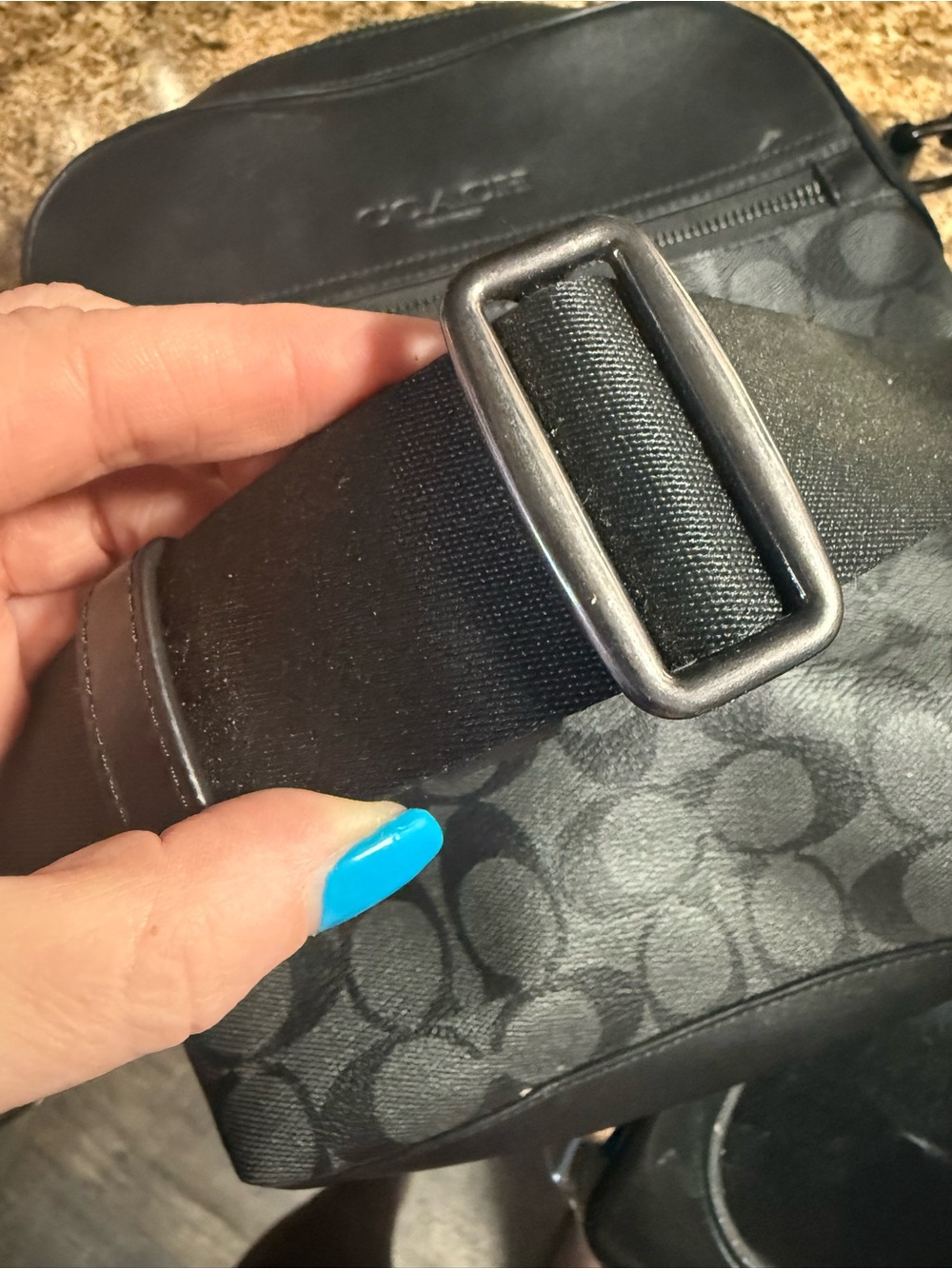 Coach Men’s Black Signature Messenger Crossbody - Picture 3 of 8